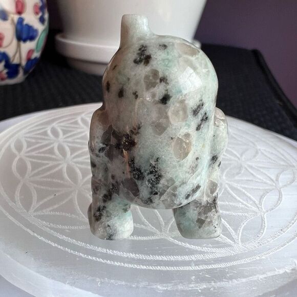 Star Wars R2-D2 Kiwi Jasper Crystal Carving - Picture 5 of 11